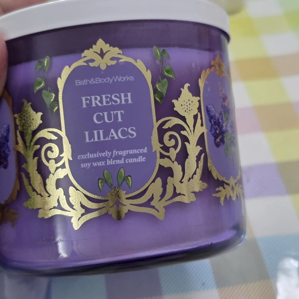 Bath & Body Works Fresh Cut Lilacs 3-Wick Scented Candle NEW RARE